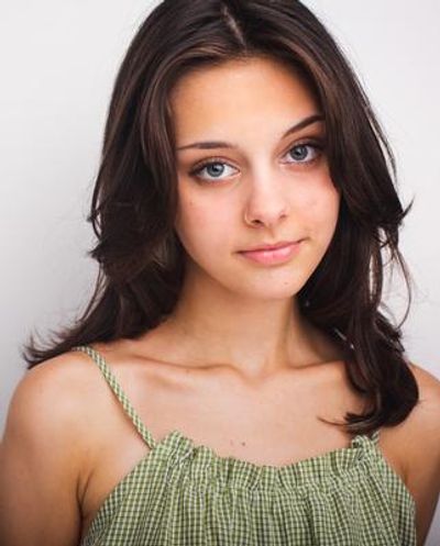 Ella Perez Headshot
