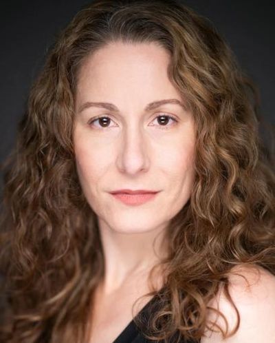 Andrea Woodbridge Headshot