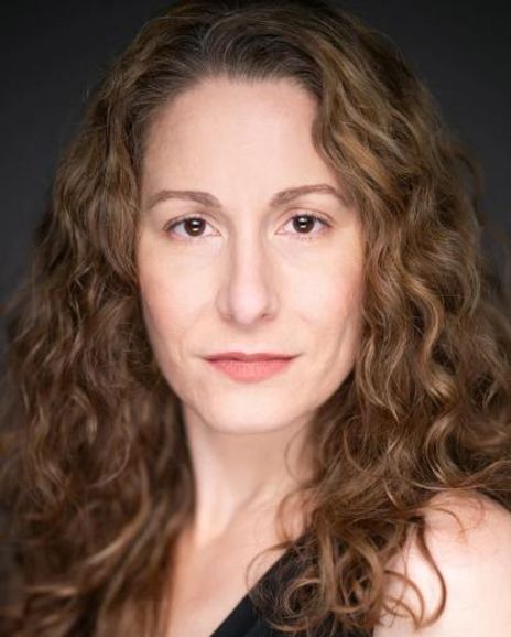 Andrea Woodbridge Headshot