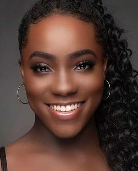 Lauryn Adams Headshot