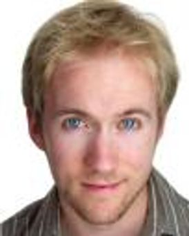 Simon Pearl Headshot