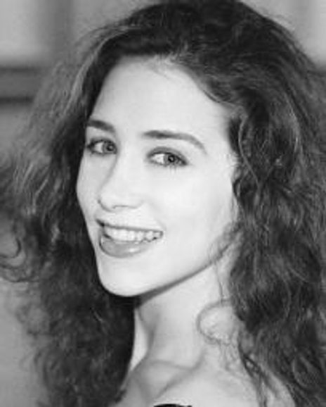 Joelle Gates Headshot