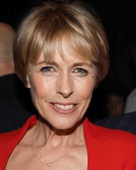 Liz Robertson Headshot