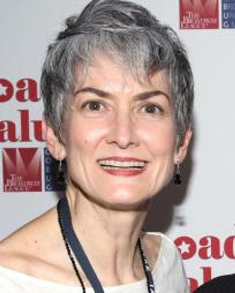 Nina Lannan Headshot