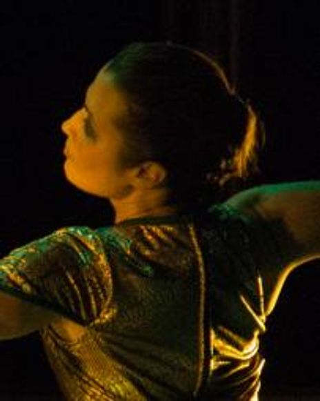 Leslie Bell Headshot