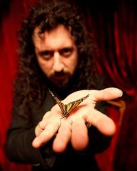 Andrew Gold Headshot