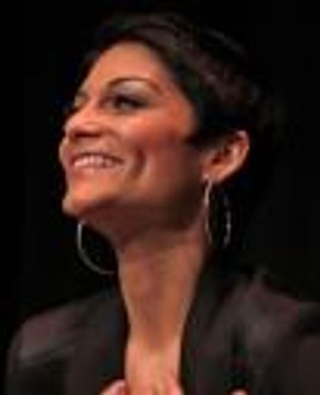 Ellen Domingos Headshot