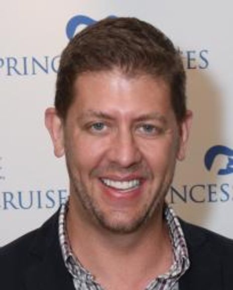 Daniel Levine Headshot