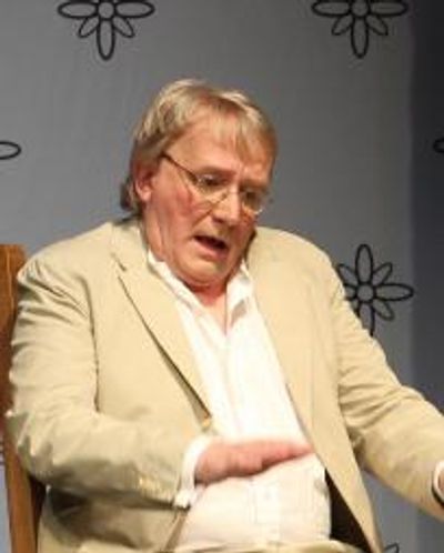 Steve Nallon Headshot