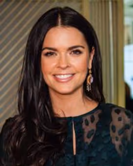 Katie Lee Headshot