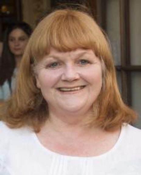 Leslie Nichol Headshot