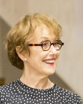 Una Stubbs Headshot