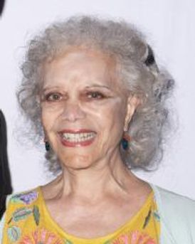 Ellen Holly Headshot