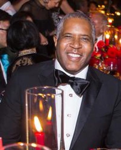 Robert Smith Headshot