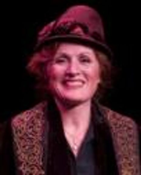 Linn Maxwell Headshot