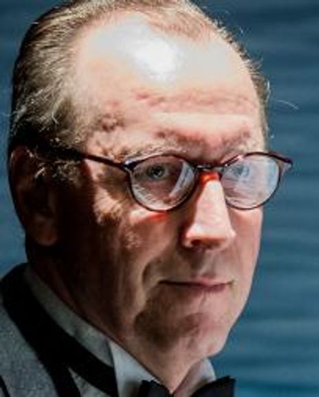 Stefan Bednarczyk Headshot