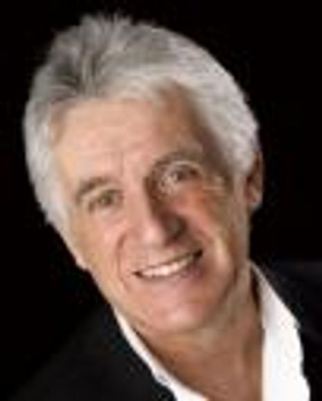 Peter Karrie Headshot