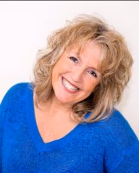 Jeanette Arsenault Headshot