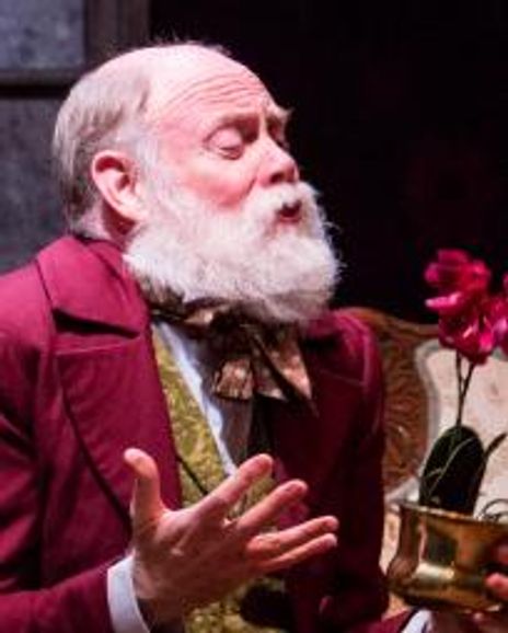 Robin Hooper Headshot