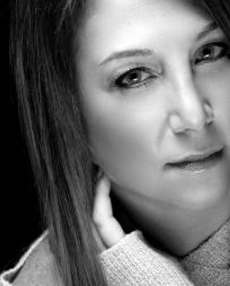 Lisa Molina Headshot