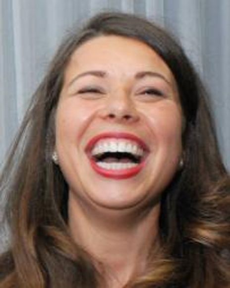 Elizabeth Elliott Headshot