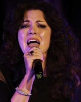 Mandy Barnett Headshot