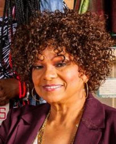 Lucy Shropshire Headshot