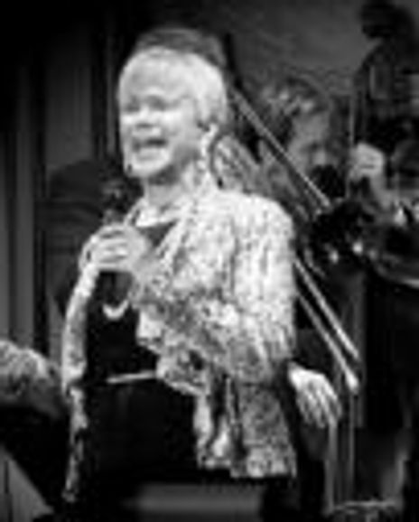 Lynn Roberts Headshot