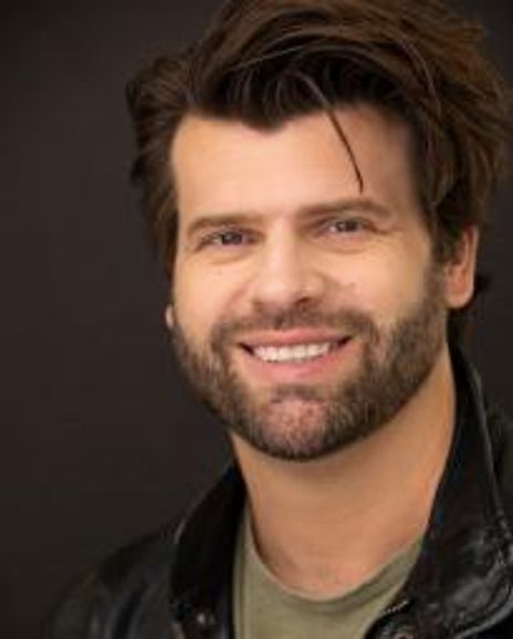 Gareth Owen Headshot