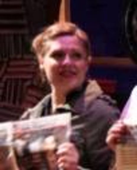 Cara Leslie Headshot