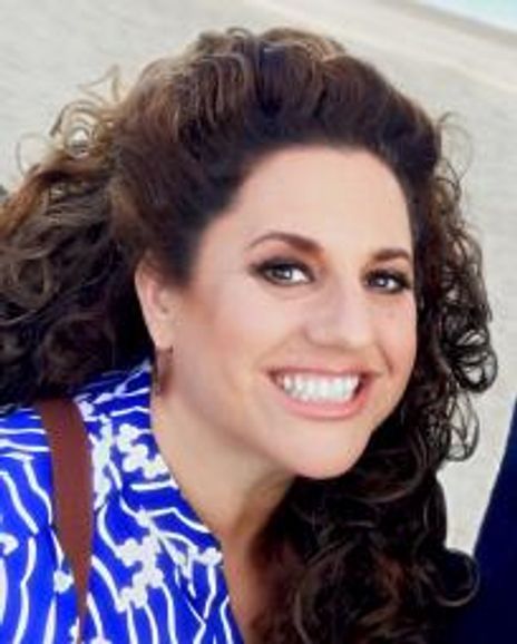 Marissa Jaret Winokur Headshot