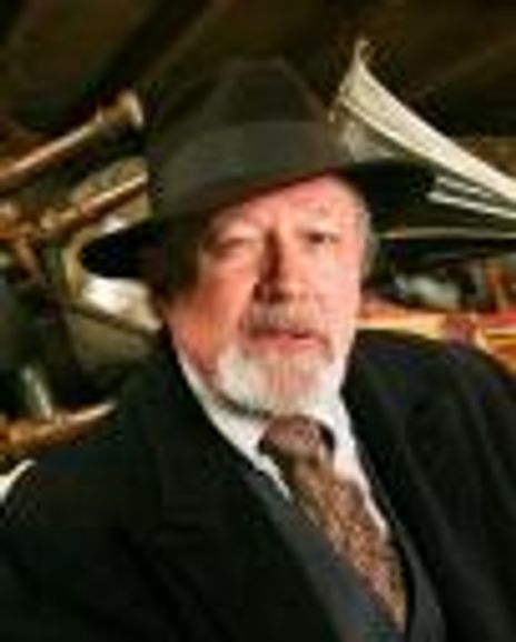 Charles Siebert Headshot