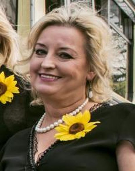 Rebecca Storm Headshot