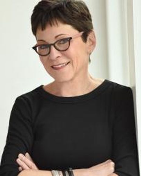 Helena Binder Headshot