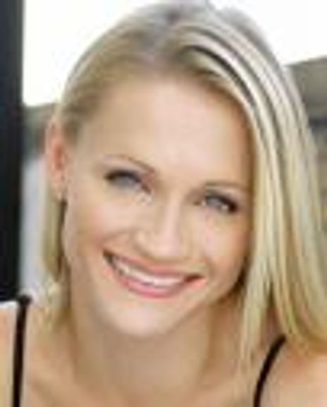 Beth Beyer Headshot