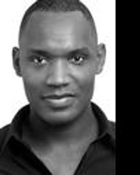 Tee Jaye Headshot