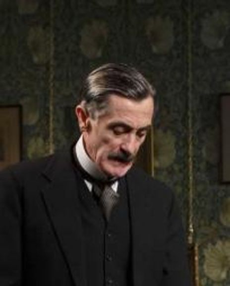 Henry Russell Headshot