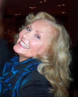 Janet MacEwen Headshot