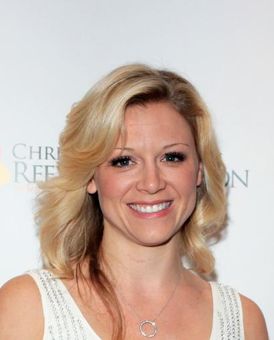 Cara Cooper Headshot