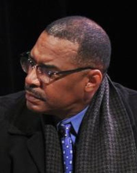 Elton Becket Headshot