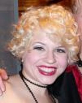 Sarah Marie Hicks Headshot