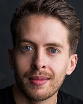 Christopher Hewitt Headshot