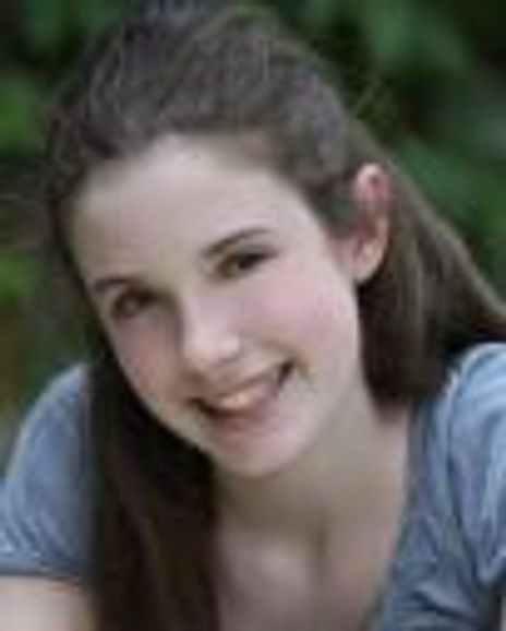 Caroline Hall Headshot