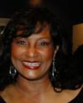 Eloise Laws Headshot