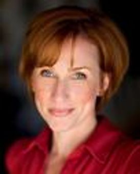 Juliet Fischer Headshot