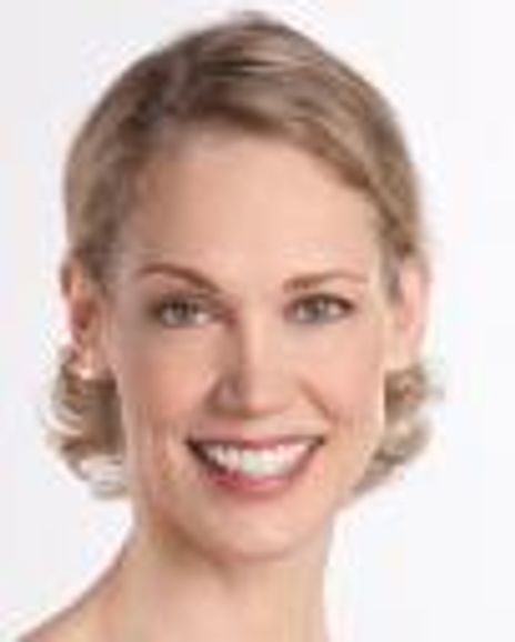 Carrie Kenneally Headshot