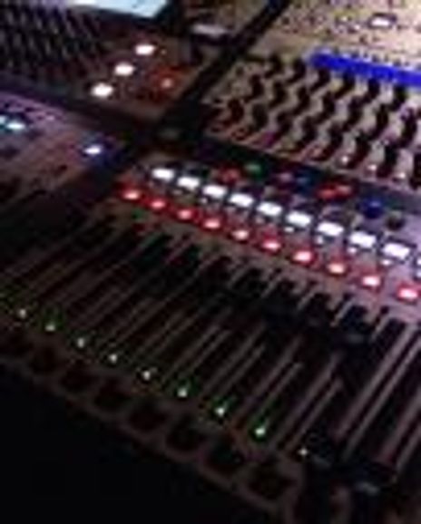 Julie Ferrin Headshot