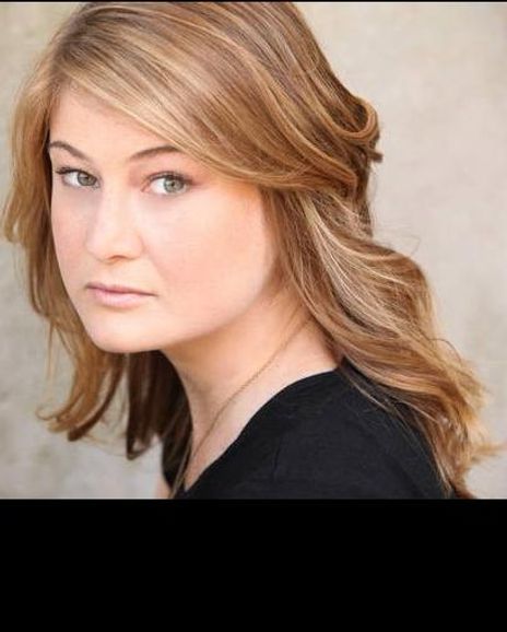 Megan Lewis Headshot