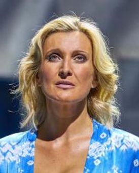 Sara Poyzer Headshot