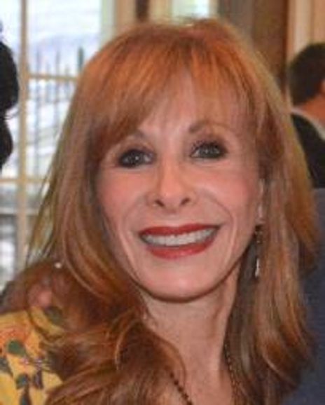 Andrea Wolff Headshot